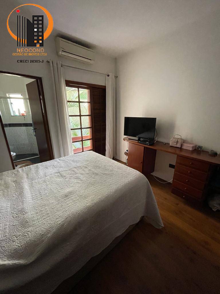 Casa à venda e aluguel com 4 quartos, 322m² - Foto 11