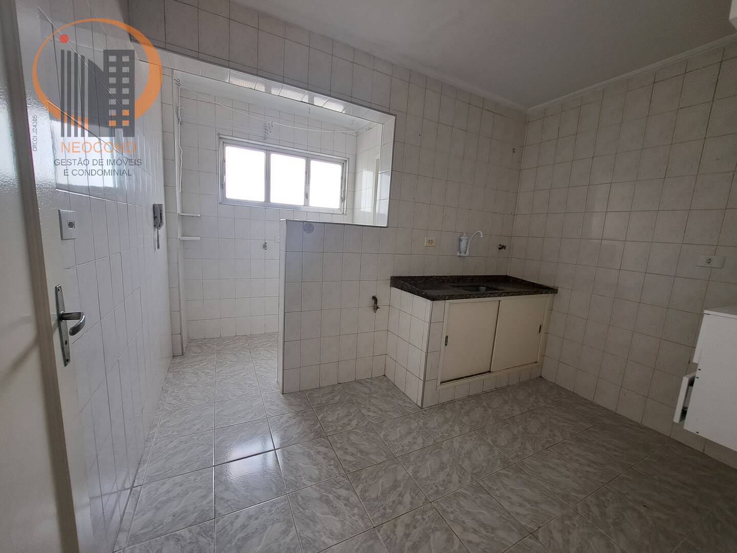 Apartamento para alugar com 2 quartos, 70m² - Foto 8