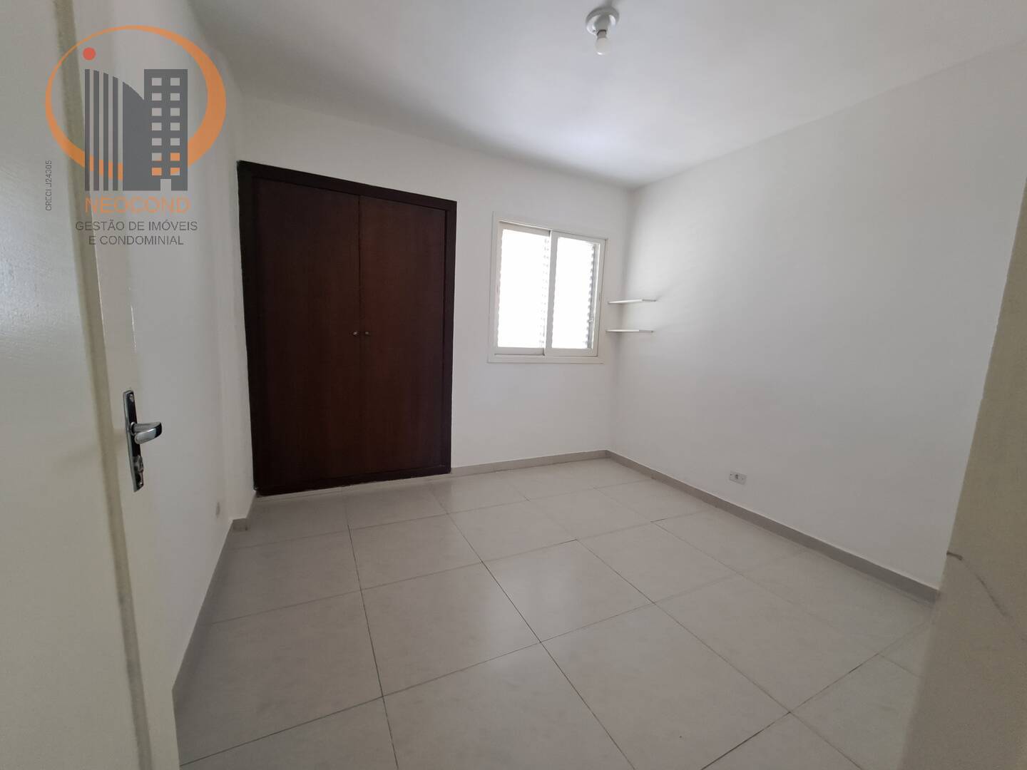 Apartamento para alugar com 2 quartos, 70m² - Foto 4