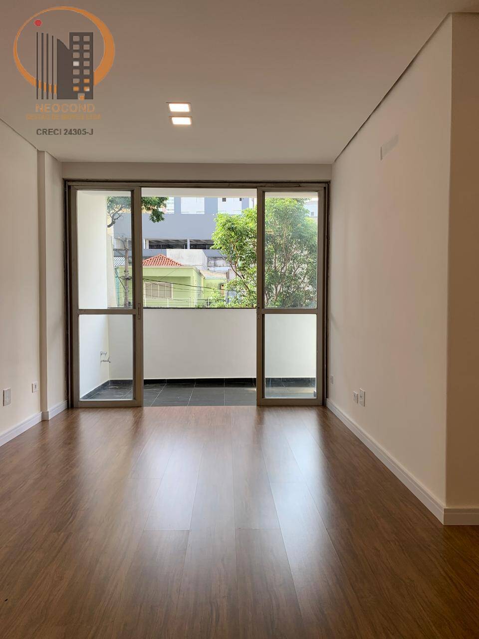 Apartamento à venda com 3 quartos, 90m² - Foto 1